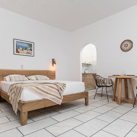 Studios Vrettos Beachfront Hotel Πλάκα Εξωτερικό φωτογραφία