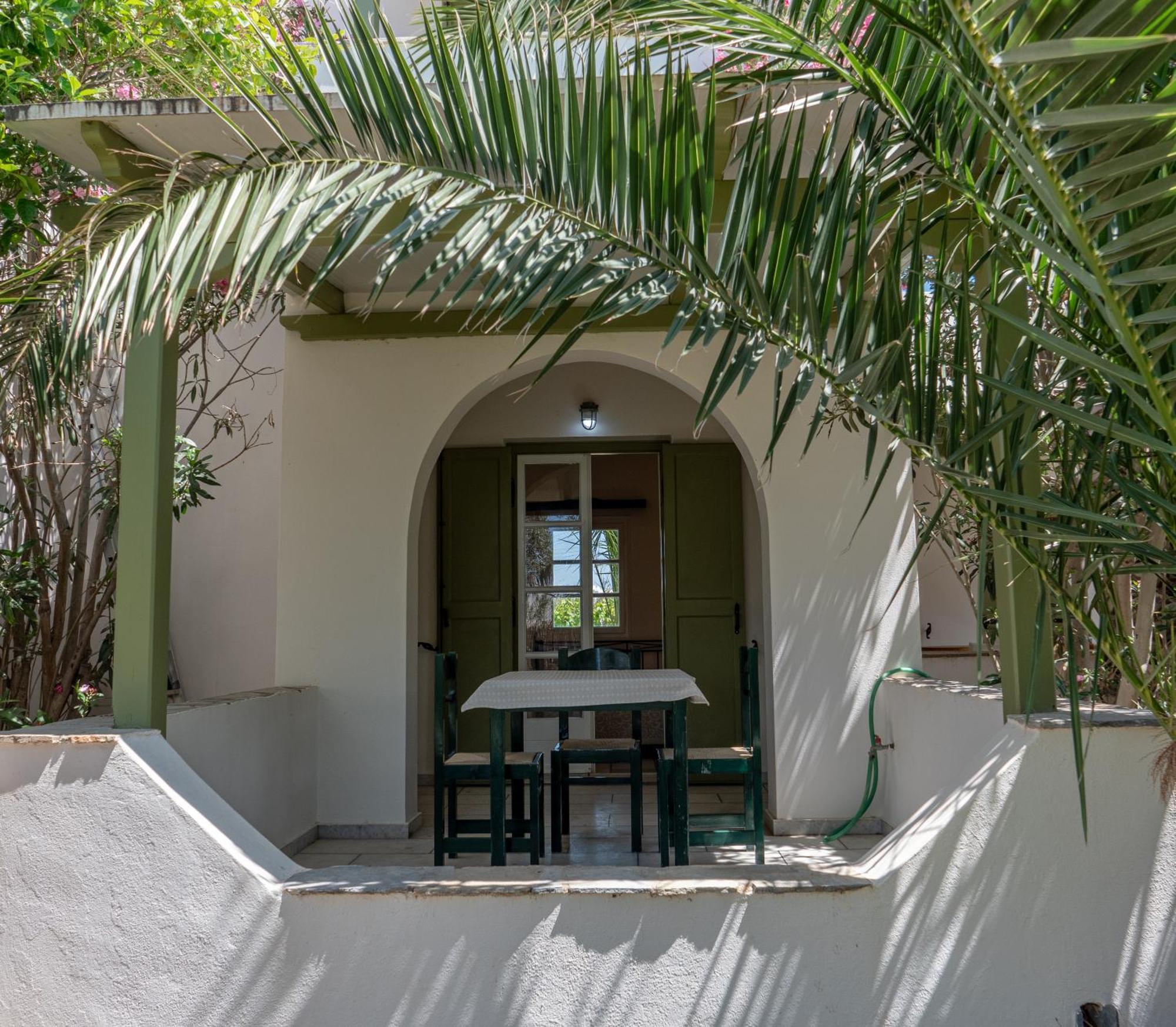 Studios Vrettos Beachfront Hotel Πλάκα Εξωτερικό φωτογραφία